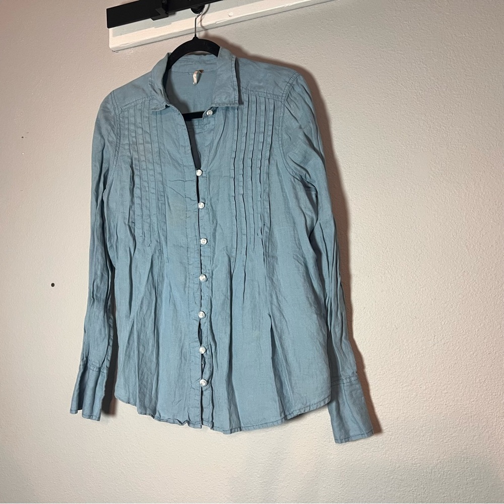 Free People Breezy Mornings Button Up Blouse Blue Linen Size Small Pleated